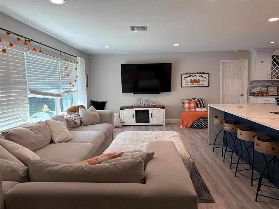 For Rent: $3,500 (3 beds, 2 baths, 1740 Square Feet)