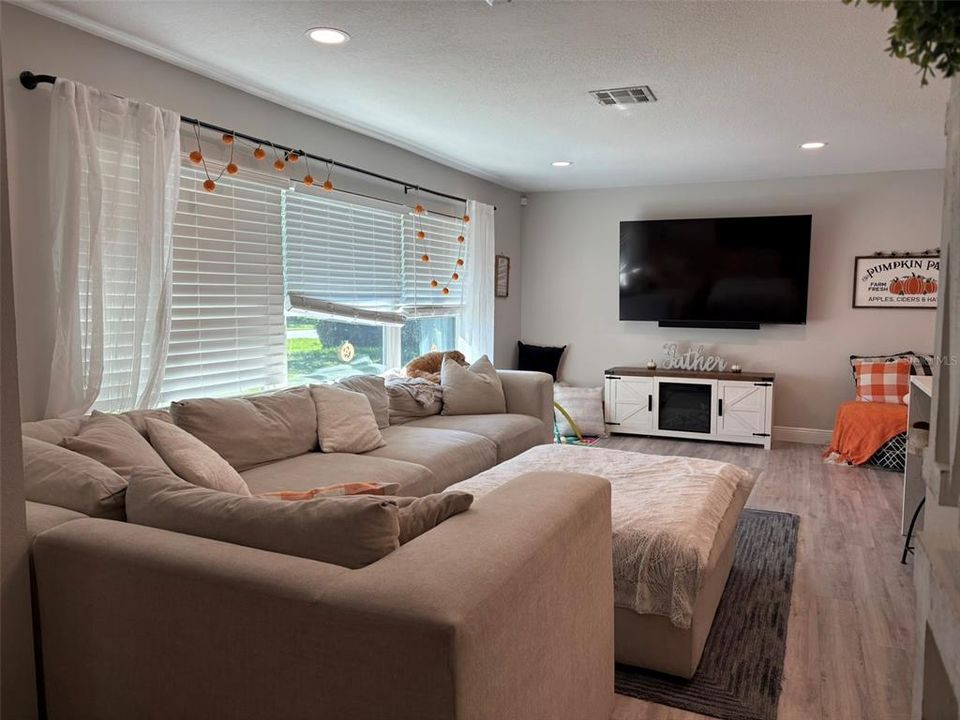 For Rent: $3,500 (3 beds, 2 baths, 1740 Square Feet)