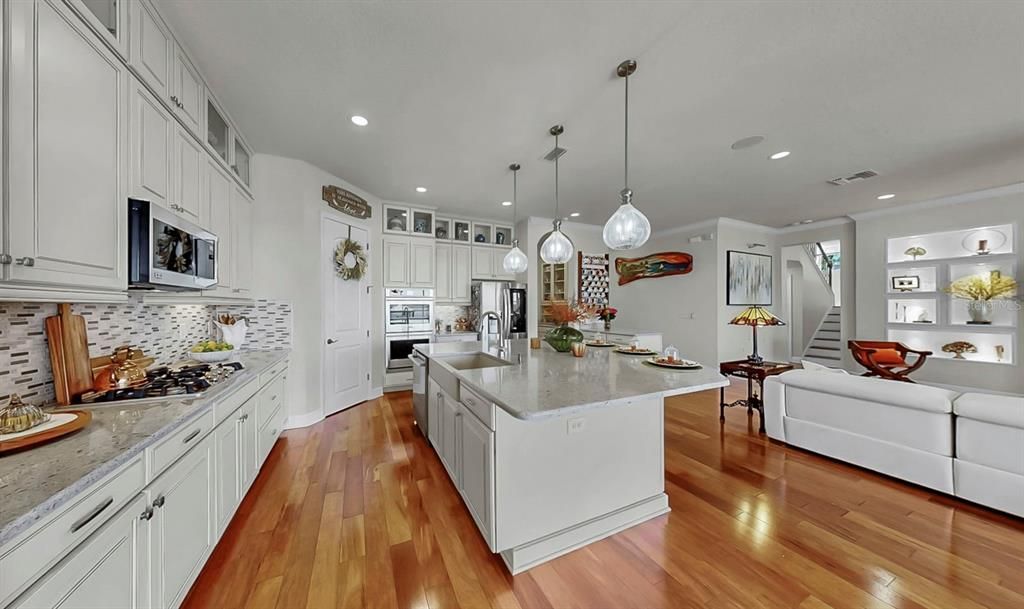 Active With Contract: $935,000 (4 beds, 4 baths, 3708 Square Feet)