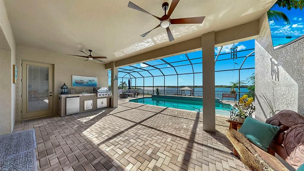 Active With Contract: $935,000 (4 beds, 4 baths, 3708 Square Feet)