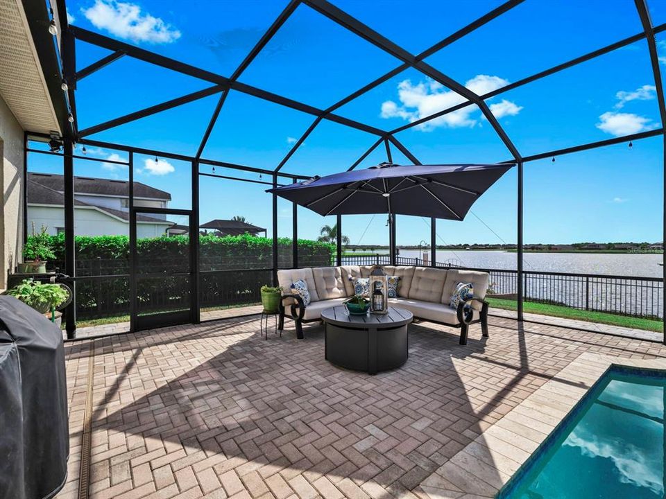 Active With Contract: $935,000 (4 beds, 4 baths, 3708 Square Feet)