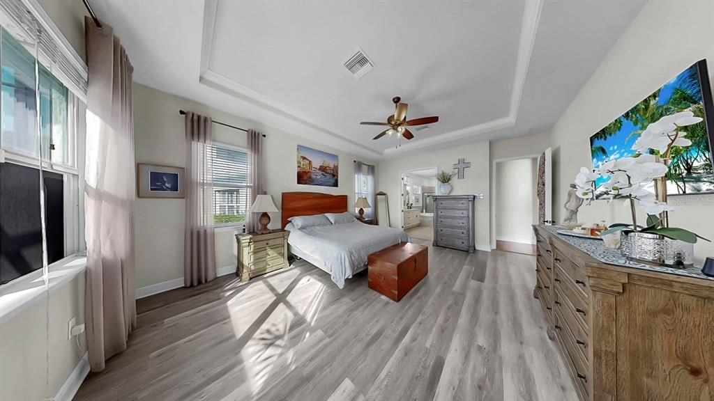 Active With Contract: $935,000 (4 beds, 4 baths, 3708 Square Feet)