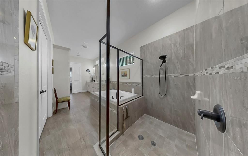 Active With Contract: $935,000 (4 beds, 4 baths, 3708 Square Feet)