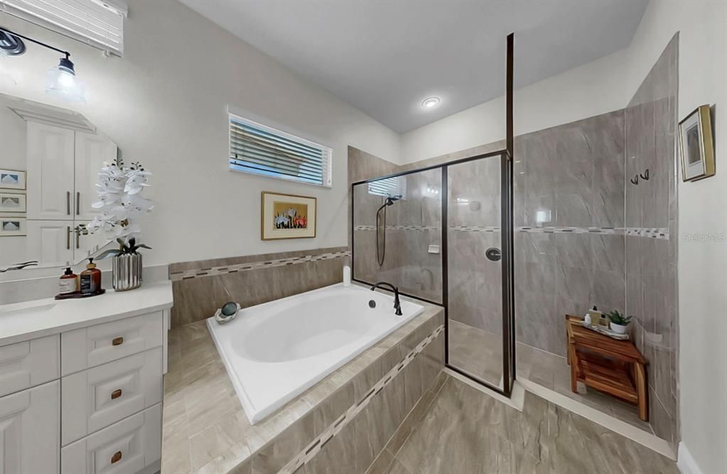 Active With Contract: $935,000 (4 beds, 4 baths, 3708 Square Feet)