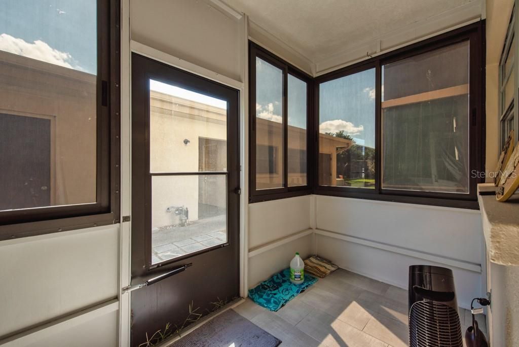 Active With Contract: $90,000 (1 beds, 1 baths, 610 Square Feet)