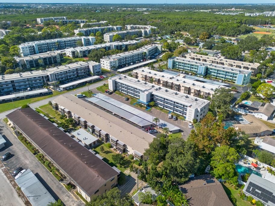 Active With Contract: $90,000 (1 beds, 1 baths, 610 Square Feet)