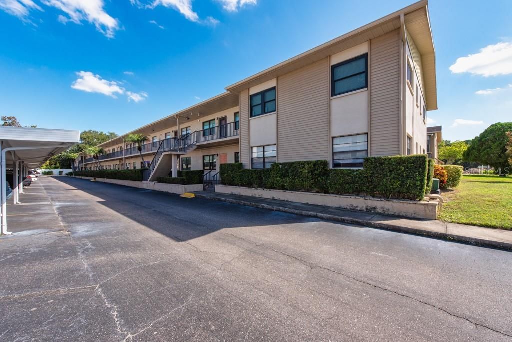 Active With Contract: $90,000 (1 beds, 1 baths, 610 Square Feet)