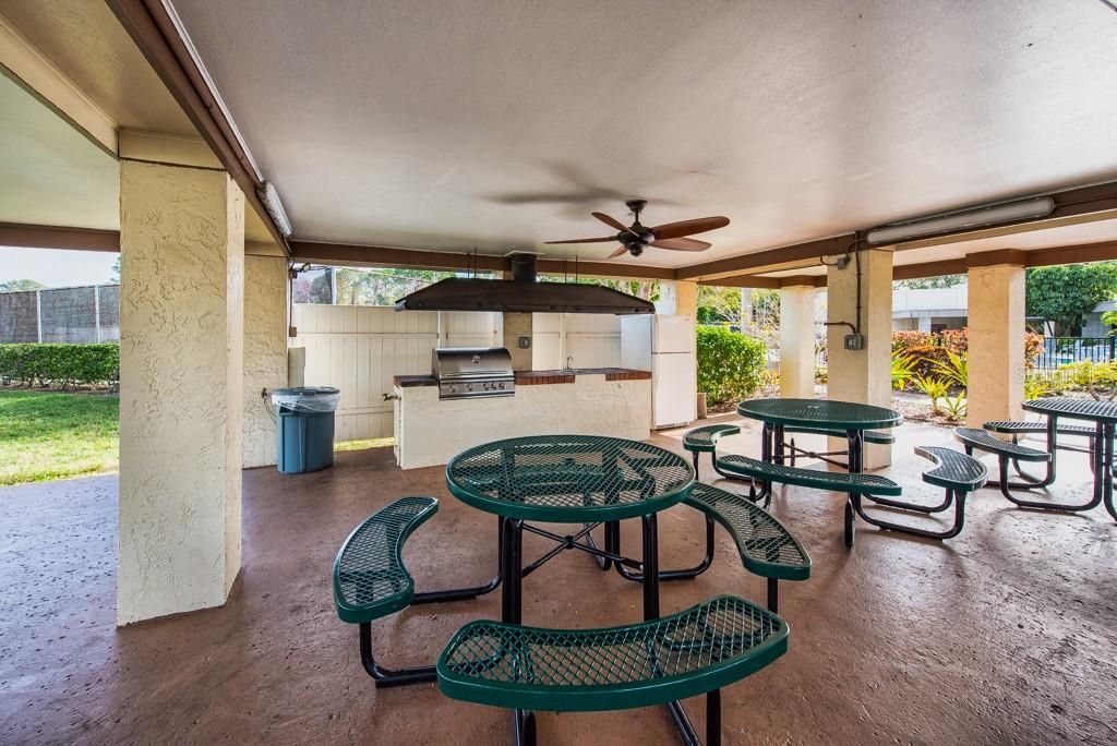 Active With Contract: $90,000 (1 beds, 1 baths, 610 Square Feet)