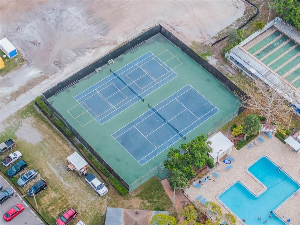 Active With Contract: $90,000 (1 beds, 1 baths, 610 Square Feet)