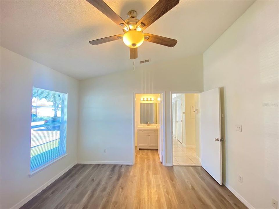 For Rent: $1,995 (3 beds, 2 baths, 1102 Square Feet)