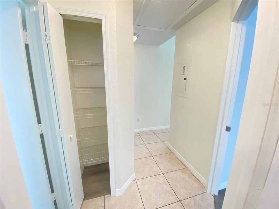 For Rent: $1,995 (3 beds, 2 baths, 1102 Square Feet)