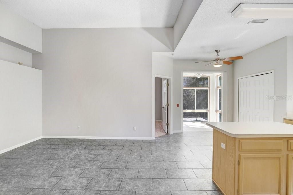 For Sale: $390,000 (3 beds, 2 baths, 1900 Square Feet)