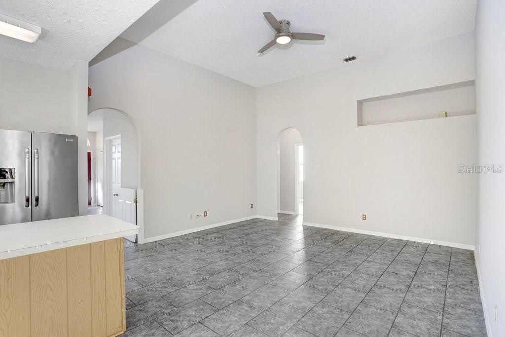 For Sale: $390,000 (3 beds, 2 baths, 1900 Square Feet)