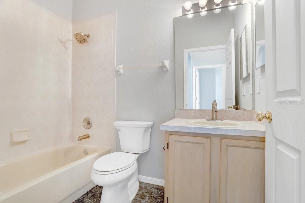 For Sale: $390,000 (3 beds, 2 baths, 1900 Square Feet)