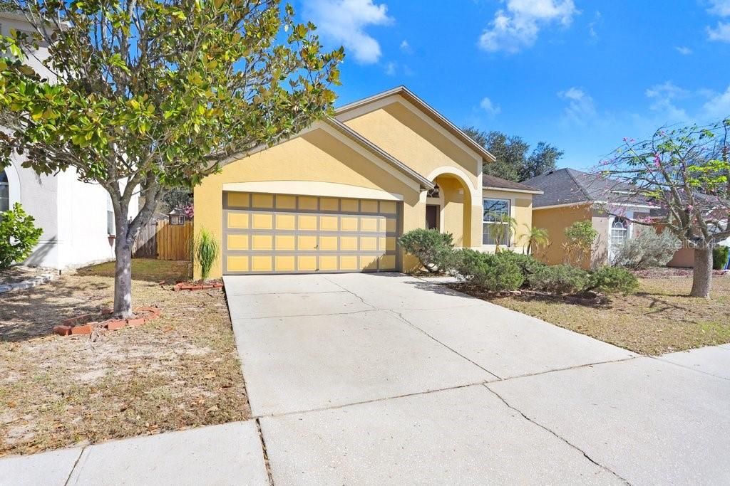 For Sale: $390,000 (3 beds, 2 baths, 1900 Square Feet)