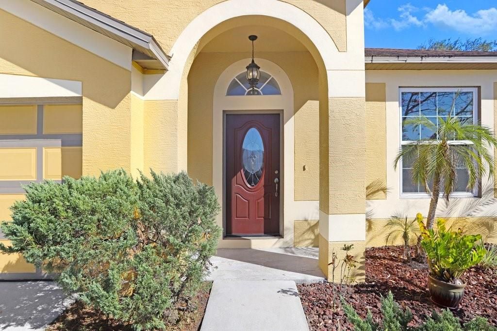 For Sale: $390,000 (3 beds, 2 baths, 1900 Square Feet)