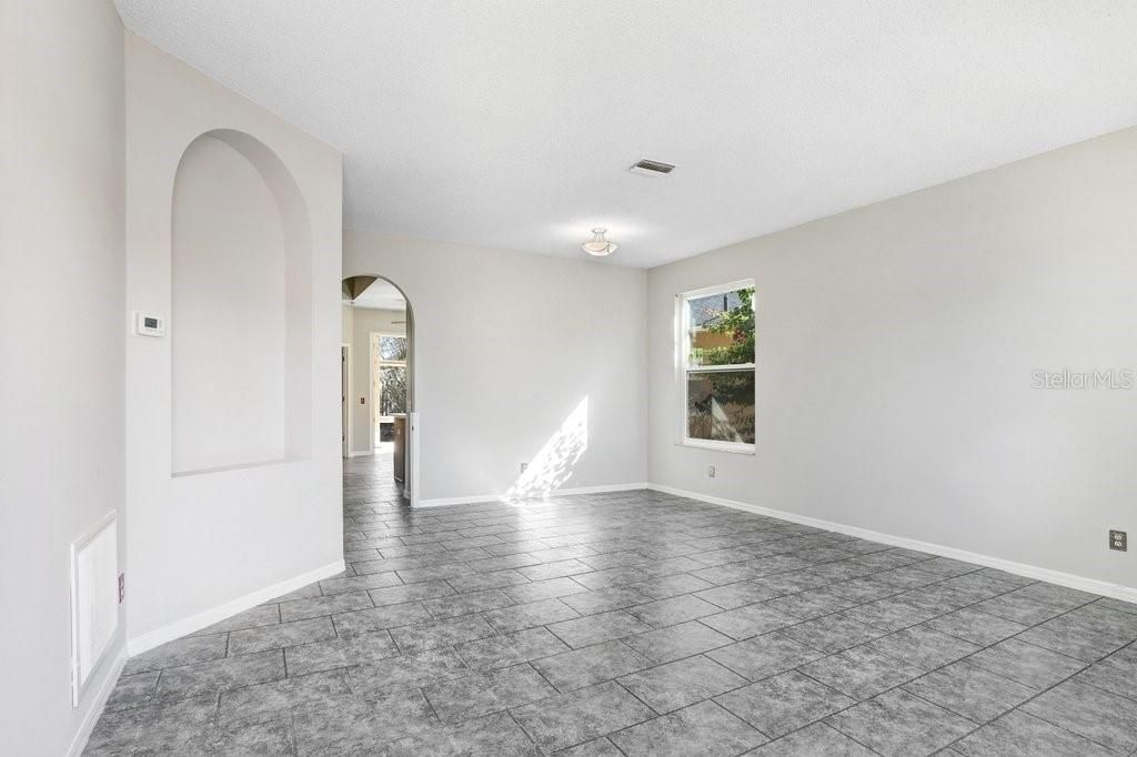 For Sale: $390,000 (3 beds, 2 baths, 1900 Square Feet)