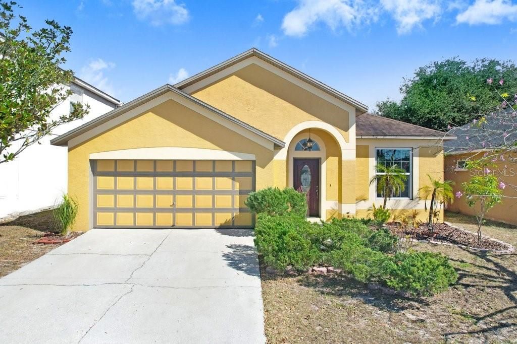 For Sale: $390,000 (3 beds, 2 baths, 1900 Square Feet)