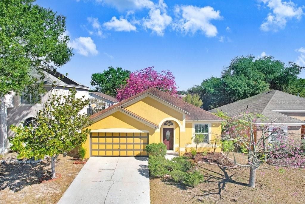 For Sale: $390,000 (3 beds, 2 baths, 1900 Square Feet)