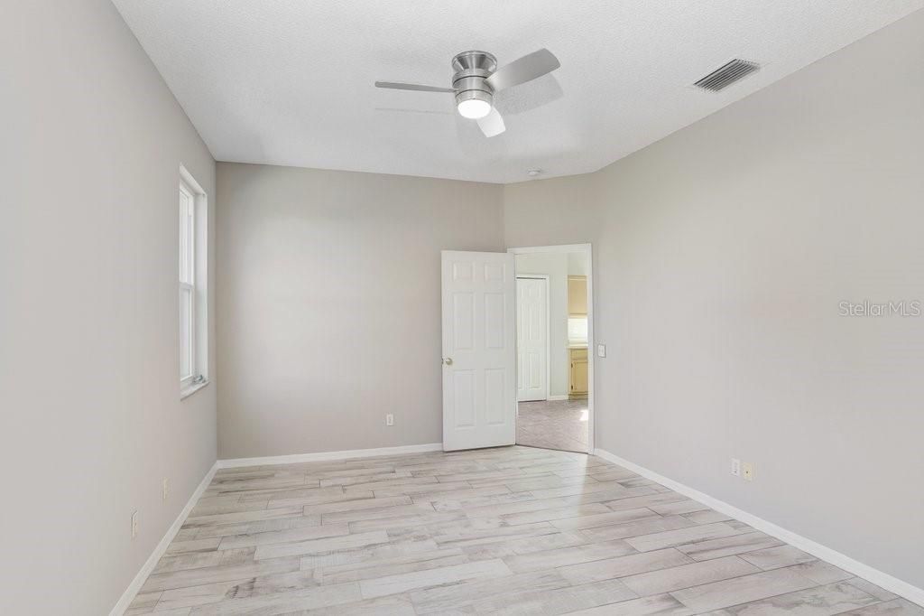 For Sale: $390,000 (3 beds, 2 baths, 1900 Square Feet)