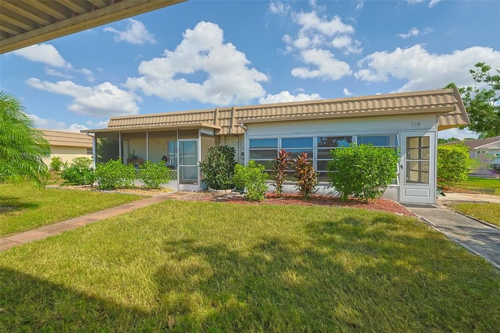 待售: $116,900 (2 贝兹, 2 浴室, 960 平方英尺)