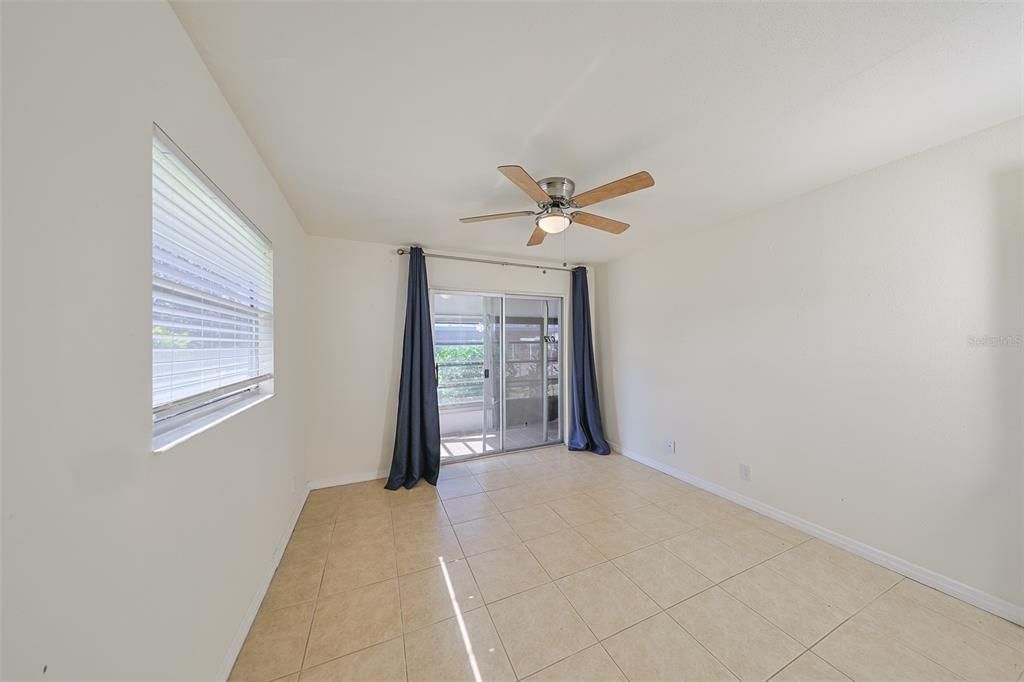 待售: $116,900 (2 贝兹, 2 浴室, 960 平方英尺)