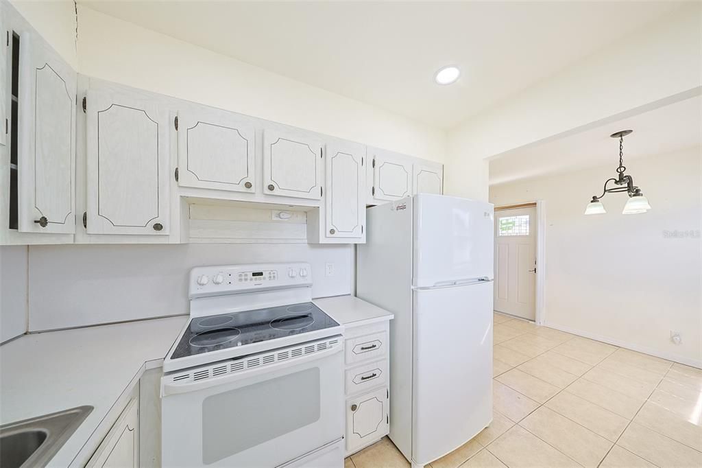 待售: $116,900 (2 贝兹, 2 浴室, 960 平方英尺)