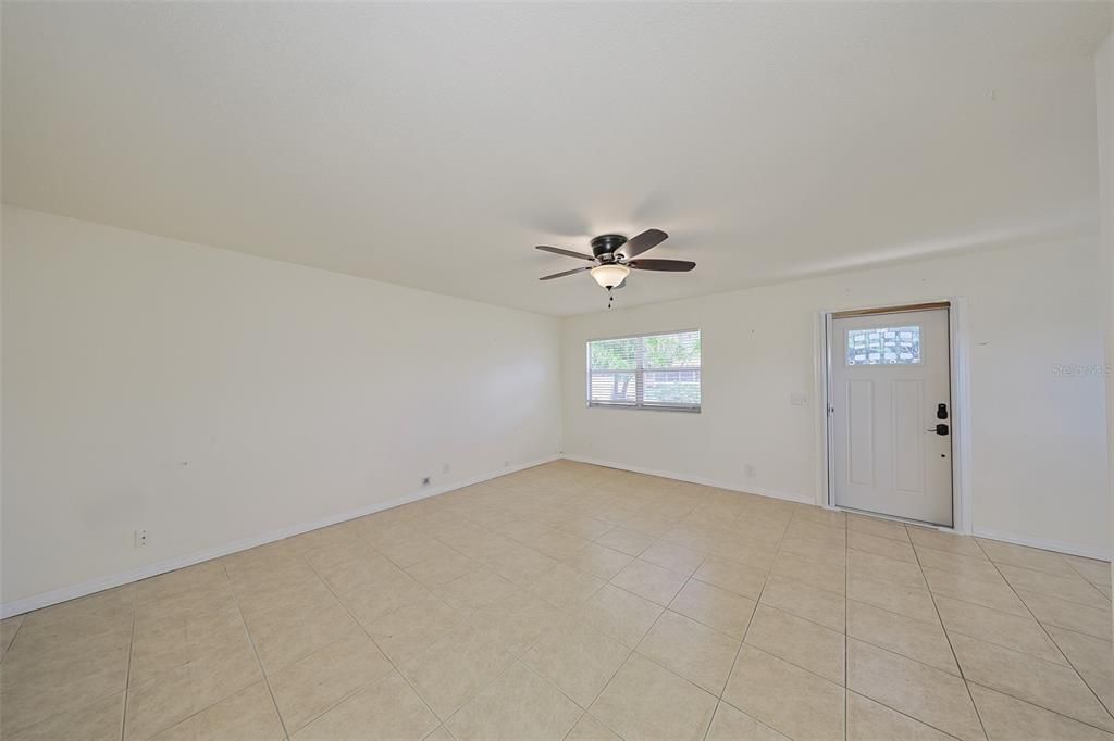 待售: $116,900 (2 贝兹, 2 浴室, 960 平方英尺)