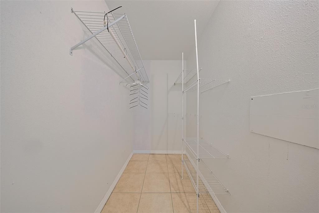 待售: $116,900 (2 贝兹, 2 浴室, 960 平方英尺)