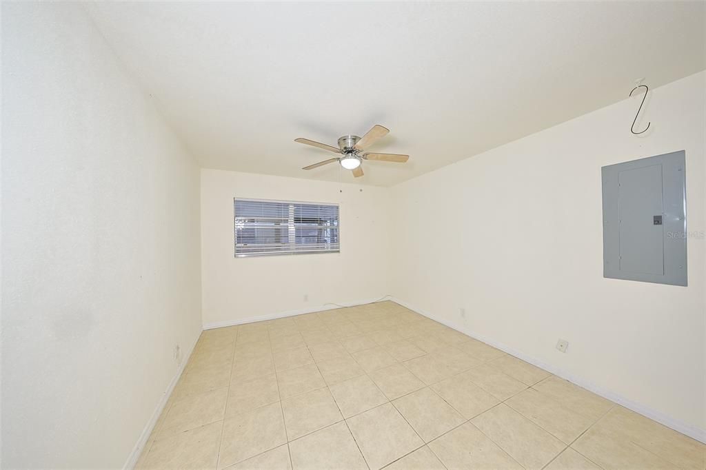 待售: $116,900 (2 贝兹, 2 浴室, 960 平方英尺)