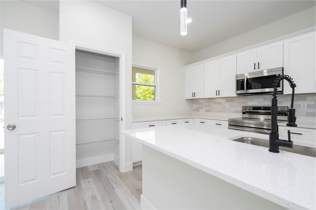 待售: $285,000 (3 贝兹, 2 浴室, 1529 平方英尺)