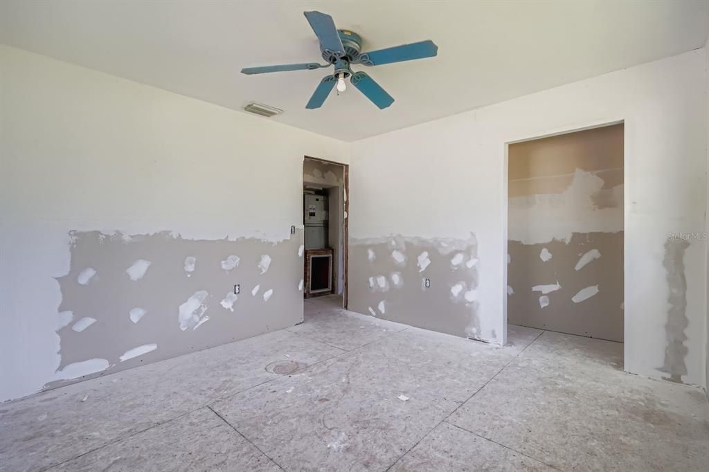 Active With Contract: $285,000 (3 beds, 2 baths, 1416 Square Feet)