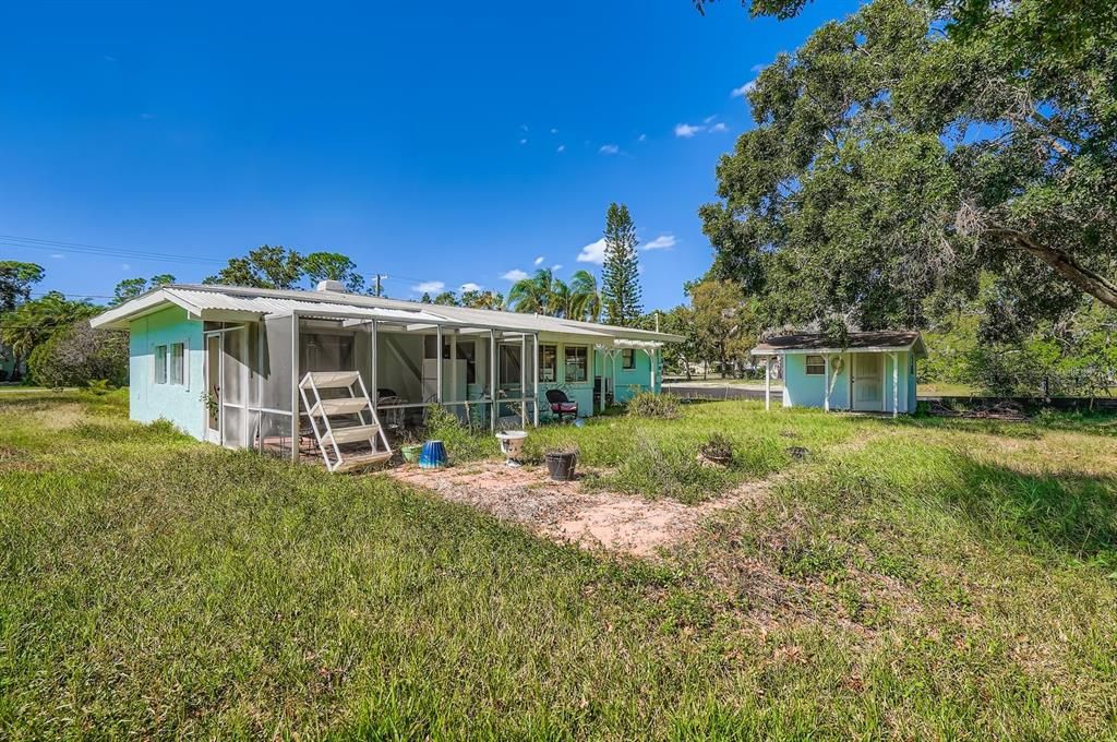 Active With Contract: $285,000 (3 beds, 2 baths, 1416 Square Feet)