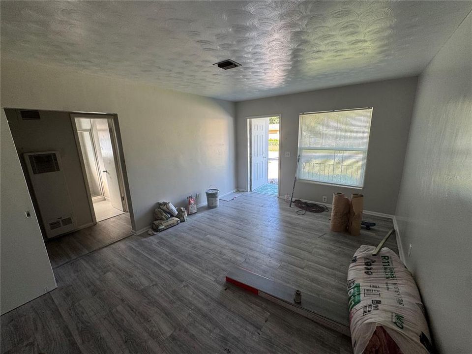 For Sale: $324,999 (4 beds, 0 baths, 1644 Square Feet)