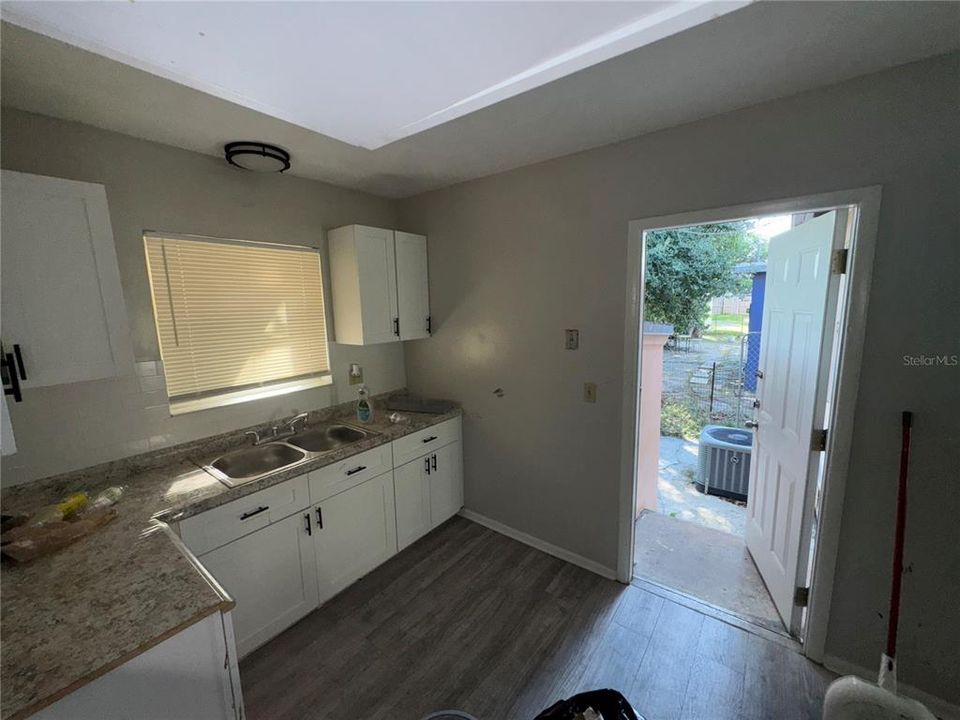 For Sale: $324,999 (4 beds, 0 baths, 1644 Square Feet)