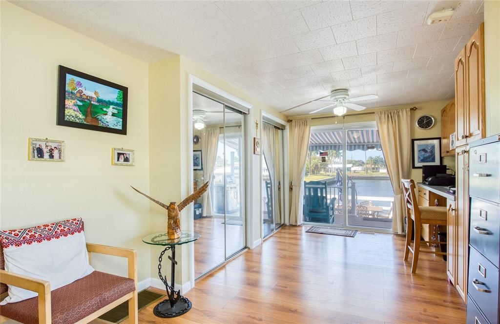 На продажу: $359,000 (3 спален, 2 ванн, 1272 Квадратных фут)