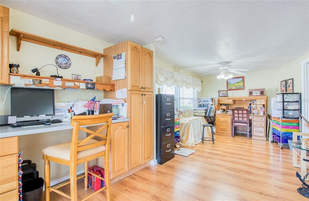 На продажу: $359,000 (3 спален, 2 ванн, 1272 Квадратных фут)