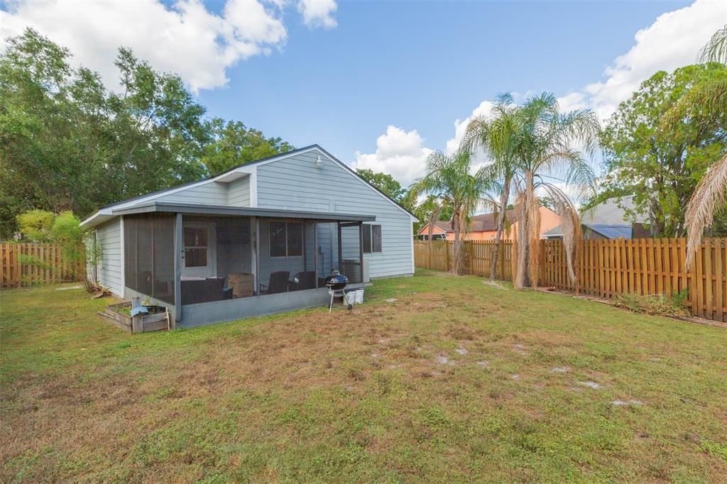 For Sale: $335,000 (3 beds, 2 baths, 1068 Square Feet)