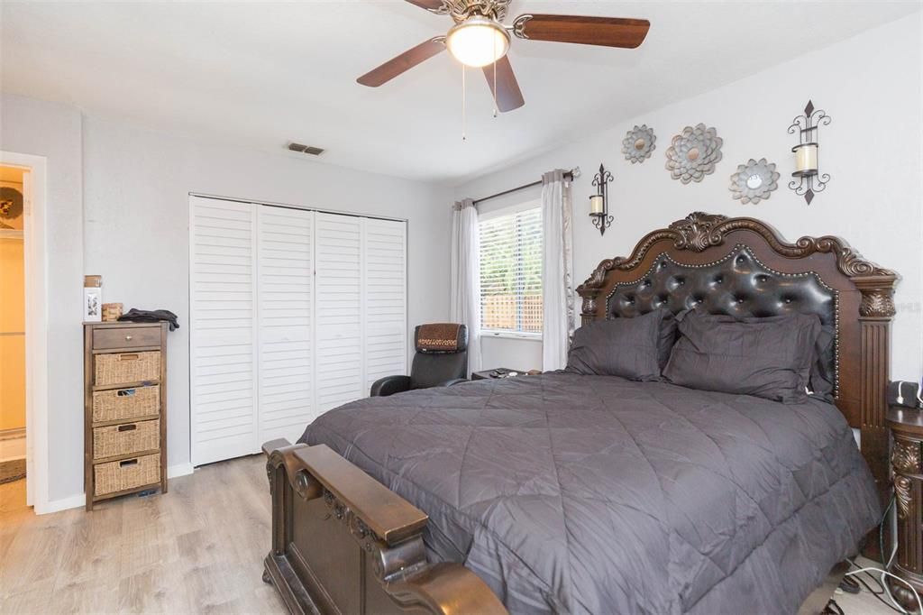 For Sale: $335,000 (3 beds, 2 baths, 1068 Square Feet)