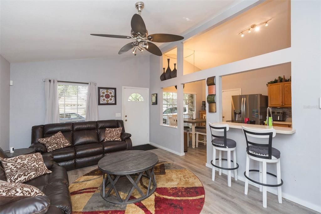 For Sale: $335,000 (3 beds, 2 baths, 1068 Square Feet)