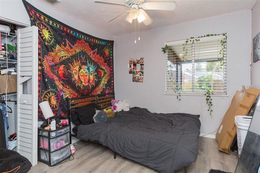 For Sale: $335,000 (3 beds, 2 baths, 1068 Square Feet)