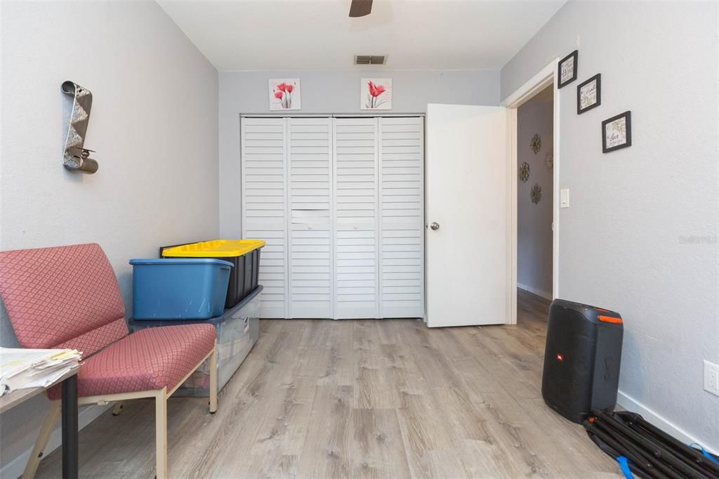 For Sale: $335,000 (3 beds, 2 baths, 1068 Square Feet)