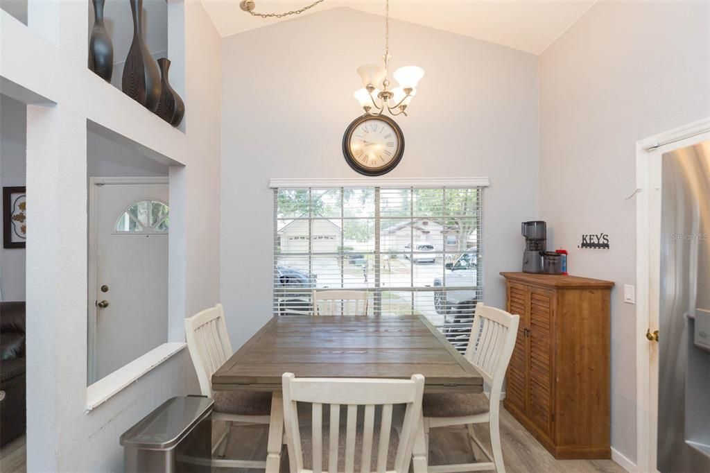 For Sale: $335,000 (3 beds, 2 baths, 1068 Square Feet)