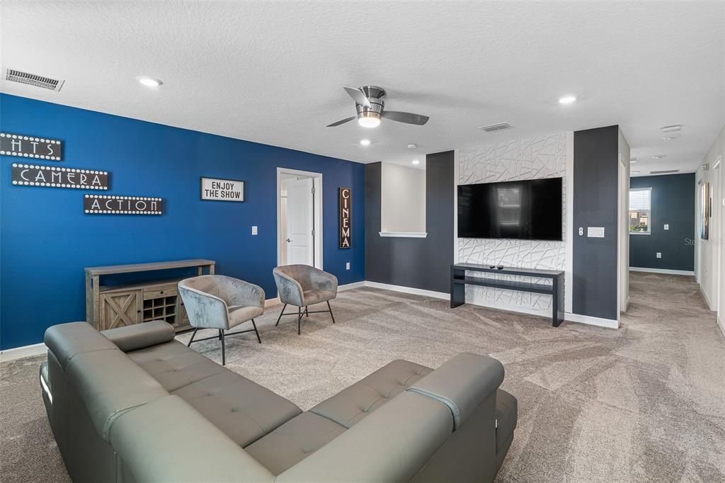 For Sale: $699,000 (7 beds, 6 baths, 3339 Square Feet)