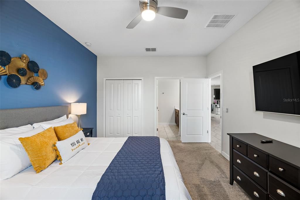 For Sale: $699,000 (7 beds, 6 baths, 3339 Square Feet)