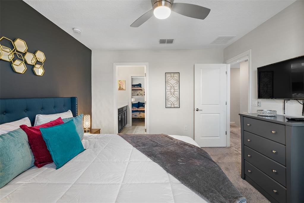 For Sale: $699,000 (7 beds, 6 baths, 3339 Square Feet)