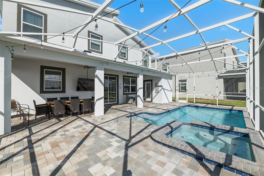 For Sale: $699,000 (7 beds, 6 baths, 3339 Square Feet)