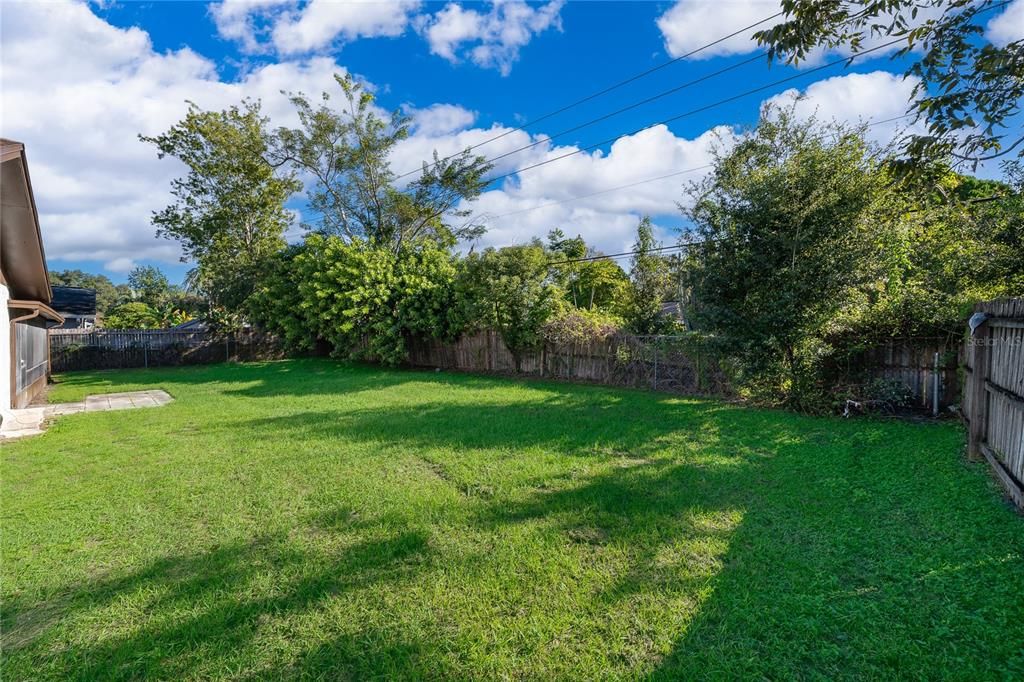 Activo con contrato: $428,900 (3 camas, 2 baños, 1640 Pies cuadrados)