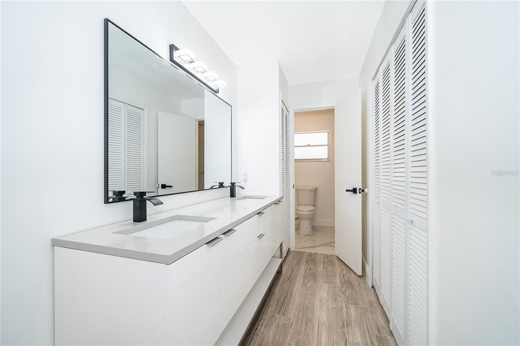 Activo con contrato: $428,900 (3 camas, 2 baños, 1640 Pies cuadrados)