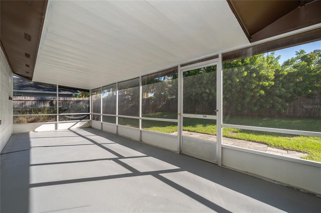 Activo con contrato: $428,900 (3 camas, 2 baños, 1640 Pies cuadrados)